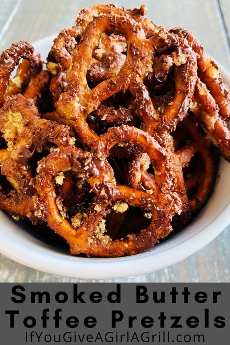 Smoked Butter Toffee Pretzels are a sweet smoky treat, pretzels coated in homemade caramel and Heath bar bits for a sweet and salty snack Pretzels Seasoned, Using Cherry Pie Filling, Butter Toffee Pretzels, Smoked Butter, Candy Dip, Salted Caramel Pretzel Bark, Caramel Pretzel Bark, Toffee Pretzels, Cherry Turnovers