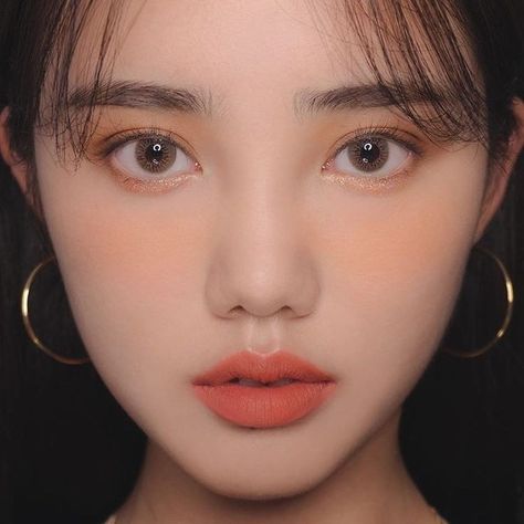 Orange Makeup Looks Natural, Orange Makeup Looks, Korean Wedding Makeup, Makeup Ala Korea, Makeup Korean Style, Natural Makeup For Teens, Coral Makeup, Makeup Asia, Korean Natural Makeup