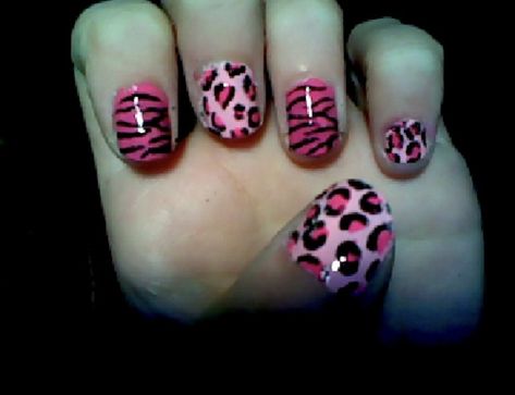 Leopard Print Nails Short, Print Nail Art, 2000s Pink, Nails Y2k, Punk Nails, Goth Nails, Y2k Nails, Really Cute Nails, Nails For Kids