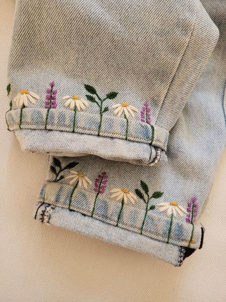 Embroidered Jean Hems, Embroidered Jeans Hem Diy, Embroidery For Holes, Embroidery On Jeans Ideas, Embroidery On Shorts, How To Embroider A Flower, Embroidery Neckline Designs, Cool Embroidery Ideas Clothes, Handsewn Clothes