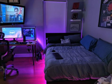 For a rainy night in, nothing beats being in my cozy room! - 9GAG Gaming Bedroom, Gamer Bedroom, Small Game Rooms, Mens Bedroom Decor, Chill Room, Boy Bedroom Design, Bedroom Setup, Small Room Design, Gamer Room