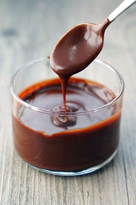 Chocolate Sauce Recipe, Chocolate Syrup Recipes, Hot Chocolate Sauce, Homemade Chocolate Sauce, Chocolate Sauce Recipes, Chocolate Dipping Sauce, Dessert Sauce, Caramel Recipes Sauce, Dipping Sauces Recipes