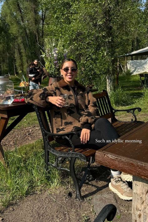 Jackson Hole Fall Outfit, Jackson Wyoming Outfit, Jackson Hole Winter Outfit, Jackson Hole Summer Outfit, Jackson Hole Wyoming Aesthetic, Jackson Hole Wyoming Outfits, Wyoming Outfit Summer, Jackson Hole Wyoming Winter Outfits, Yellowstone National Park Outfits