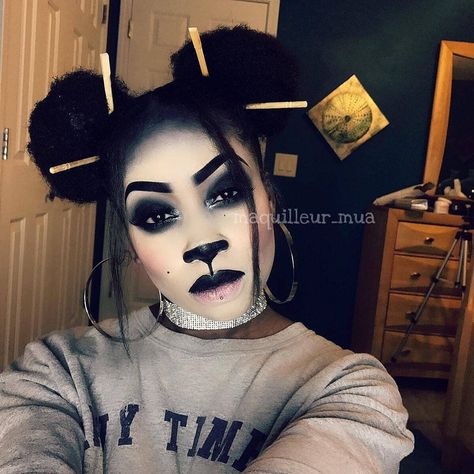 Sexy and fierce panda makeup for halloween by @macquilluer_mua #halloween #makeup #panda #pandamakeup Panda Costume Diy, Raccoon Makeup, Panda Makeup, Fairy Make-up, Office Halloween Costumes, Makeup For Halloween, Holloween Makeup, Panda Costumes, Theatrical Makeup