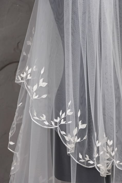 Wedding Veil Embroidery Veil Lace Veil Mantili Veil - Etsy Ukraine Wedding Veil Embroidery, Wedding Dress Pantsuit, Embroidery Veil, Veil Embroidery, Floral Wedding Veils, Simple Veil, Boho Veils, Veil Ideas, Bride Head