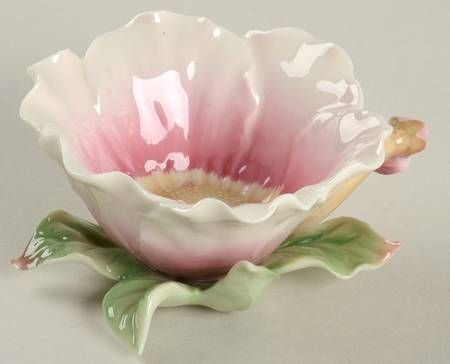 Franz Collection, Camellia Blossoms Pink at Replacements, Ltd Ceramic Pottery Flowers, Cool Vases Ceramic, Ceramics Art Ideas, Cute Pottery Ideas, Pink Tableware, Flower Ceramics, Diy Paper Lanterns, Flower Pottery, Pink Pottery