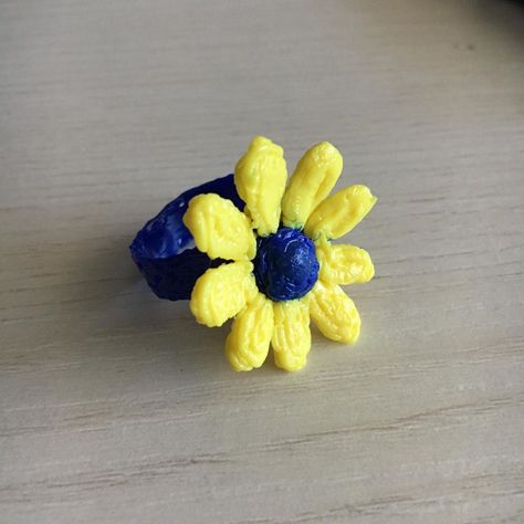 Flower ring  #3dpen #3dprinted #handmade #homemade #craft #handcraft #crafty #flower #flowers #jewelry #jewelrydesign #lovejewels #ring… 3d Pen Jewelry, 3d Pen Art, Wedding Gift Ideas, Flowers Jewelry, 3d Printing Pen, 3d Pen, Flower Ring, Wedding Gift, 3d Printing