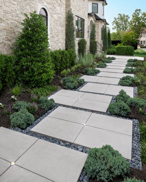 9 beautiful walkway designs to adopt | Techo Bloc Stepping Stone Front Walkway, Paver Walkways To Front Door, Front Entry Walkway, Landscape Walkways, Sidewalk Landscape, Front Walkway Ideas, Pervious Pavers, Backyard Outdoor Kitchen, Concrete Pavers Walkway