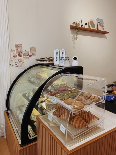 Bakery Furniture Ideas, Small Bakery Exterior Design, Pastry Cases Display, Bakery Case Display Ideas, Coffee Shop Dessert Ideas, Tiny Bakery Shop Design, Cafe Pastry Display, Small Bakery Aesthetic, Small Cafe Design Interiors