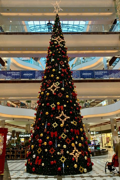 Mall Decoration Ideas, Palm Tree Christmas Lights, Christmas Tree Outside, Christmas Editorial, Commercial Christmas Decorations, Christmas Tree Festival, Mall Decoration, Mood Board Interior Design, Martyn Lawrence Bullard