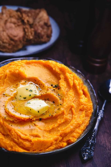 Mashed Sweet Potatoes are a delicious alternative to mashed potatoes. This recipe makes creamy, smooth mash with a scrumptious buttery flavor Mashed Sweet Potato Recipe, Potato Recipes Mashed, Easy Mashed Sweet Potatoes, Mashed Sweet Potatoes Healthy, Sweet Potato Recipes Mashed, Sweet Potato Cookies, Sweet Potato Dinner, Mashed Sweet Potato, Freeze Sweet Potatoes