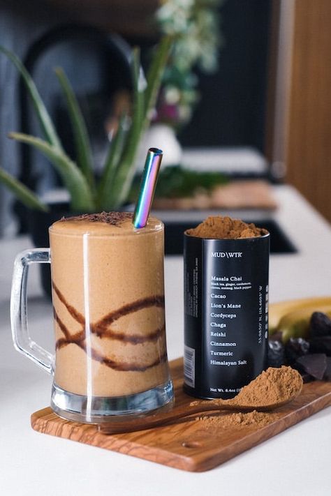 This is the best MUD\WTR iced latte. This recipe combines MUD\WTR's :rise Cacao blend with a few other simple ingredients for a refreshing iced latte. Mud Wtr Recipe, Mud Water Recipes, Mud Water Drink Recipe, Mud Wtr, Cacao Latte, Yuca Root, Mud Coffee, Icee Recipe, Mud Water