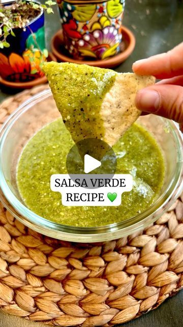 Verde Salsa Recipe, Authentic Salsa Verde Recipe, Best Salsa Verde Recipe, Serrano Salsa, Hot Salsa Recipes, Easy Salsa Verde, Mexican Salsa Verde, Green Salsa Recipe, Salsa Easy