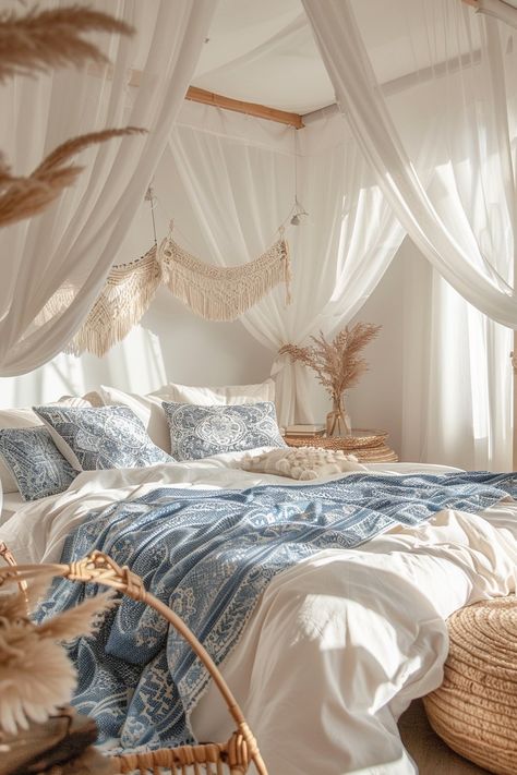 Beach Apartment Bedroom, Bohemian Coastal Bedroom, Coastal Bedding Ideas, Coastal Bedroom Interior, Cozy Blue Bedroom, Colorful Boho Bedroom Ideas, Coastal Guest Room, Bedroom Interior Ideas, Amazing Bedrooms