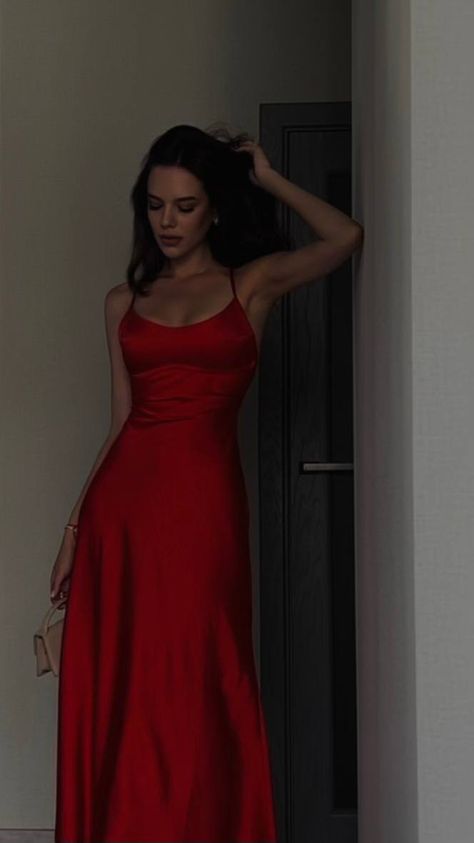 Satin Dress Outfit, Red Satin Dress, Prom Dress Inspiration, Long Prom Dresses, Pretty Prom Dresses, Dress Aesthetic, Prom Dresses Online, Grad Dresses, Satin Prom Dress