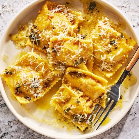 Delish Butternut Squash Ravioli Filling, Zucchini Cheesy Bread, Ravioli Fillings, Fatty Recipes, Raspberry Lemonade Recipe, Weekly Dinner Ideas, Weeknight Dinner Pasta, Warming Recipes, 3 Course Meal