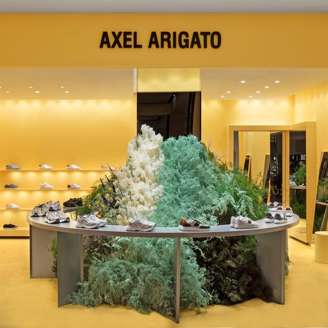 Axel Arigato 在 Twitter: "We are excited to welcome you to our new pop-up store at Selfridges, London. The new retail space is situated on the 1st floor, in the men's designer shoe section. #axelarigato https://t.co/YrLl8GclXo" / Twitter Shoes Pop Up Store, Pop Up Retail Design, Pop Up Store Design Ideas Retail, Retail Pop Up, Popup Store Design, Pop Up Store Design Ideas, Pop Up Store Design, Pop Up Retail, Popup Store