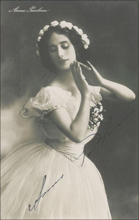 Ballet Russe, Vintage Ballerina, Anna Pavlova, Vintage Ballet, Ballet Beauty, Russian Ballet, Dancing Aesthetic, Classical Ballet, Russian Empire