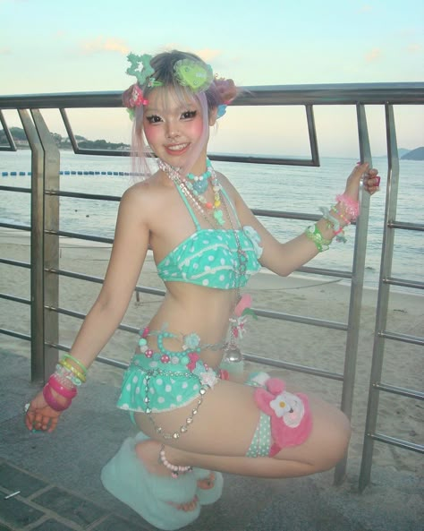 🌴🫧 | Instagram Kawaii Summer Aesthetic, Gyaru Beach Outfit, Tropical Gyaru Outfits, Gyaru Summer Outfits, Beachcore Outfit, Male Gyaru, Blue Gyaru, Gyaru Fashion Summer, Beach Gyaru