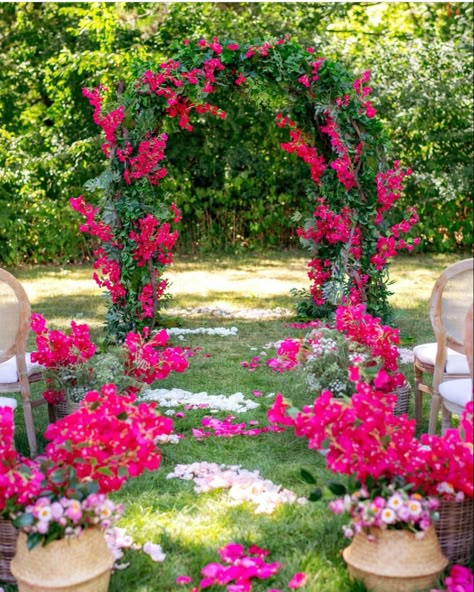 Bougainvilleas Mamamia Wedding, Bougainvillea Wedding Bouquet, Flower Tablescape, Bougainvillea Bouquet, Peruvian Wedding, Sunset Wedding Theme, Artificial Bougainvillea, Silk Flowers For Wedding, Bougainvillea Wedding