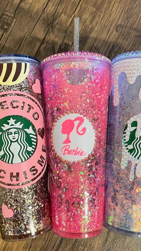 Starbucks SnowGlobe Tumblers’s Instagram video: “Starbucks SnowGlobe Tumblers Available on my EtsyShop link in my Bio thank you ! 🥰 #starbucks #starbuckscups #starbuckstumbler…” Barbie Tumbler, Hey Barbie, Snowglobe Tumblers, Starbucks Bottles, Tumblr Cup, Cute Water Bottle, Alice Tea Party, Story Fake, Custom Starbucks Cup