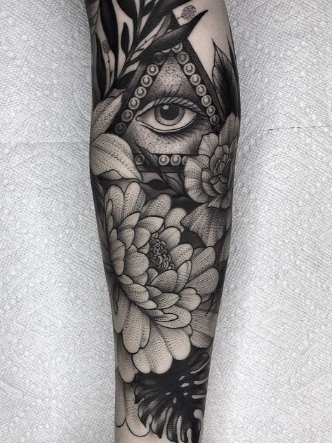 Third Eye Knee Tattoo, Evil Eye Tattoo Men, Eye Of God Tattoo, Spiritual Eye Tattoo, Eye Tattoo Ideas Women, Eye Of Providence Tattoo, 3rd Eye Tattoo, Providence Tattoo, Eye Of Horus Tattoo