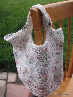 School Bags Ideas, Crochet Grocery Bag, Plastic Bag Crafts, Plastic Bag Crochet, Upcycle Plastic, Large Crochet Hooks, Recycled Plastic Bags, Stylish School Bags, Diy Tote