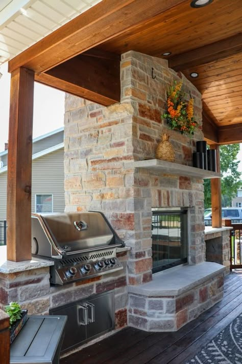 Outdoor Fireplace Ideas Backyards, Modern Farmhouse Outdoor Kitchen, Backyard Outdoor Kitchen, Modern Farmhouse Outdoor, Farmhouse Outdoor Kitchen, House Fireplace, Grilling Area, Fireplace Outdoor, Grill Ideas