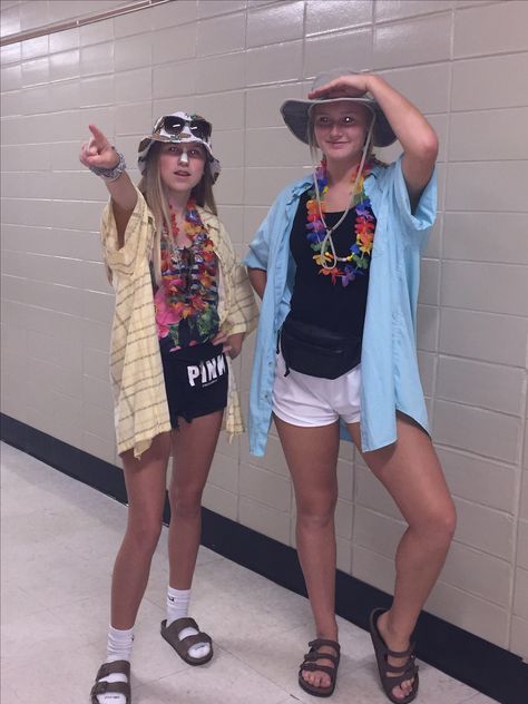 tacky tourist hoco week Tourist Halloween Costume, Wacky Tacky Day, Tacky Day, Tourist Costume, Tacky Tourist, Crazy Halloween Costumes, Tourist Outfit, Homecoming Spirit Week, School Spirit Week