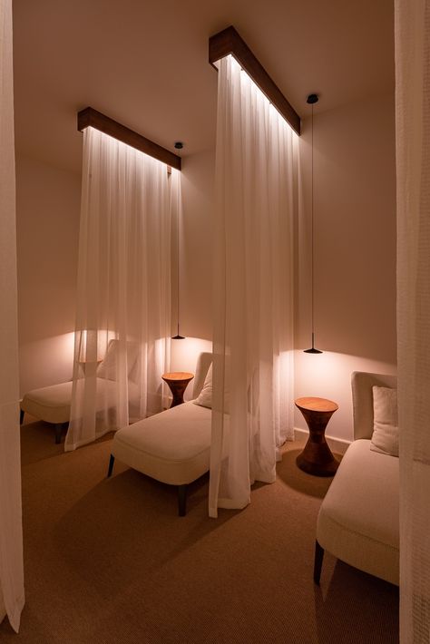 LIT Lighting Design Awards - Spa Decor Ideas Estheticians Luxe, Spa Relaxation Room Ideas, Iv Therapy Room Design, Facial Spa Room Ideas, Spa Room Design, Spa Relaxation Room, Spa Chairs, Spa Room Ideas, Massage Room Design