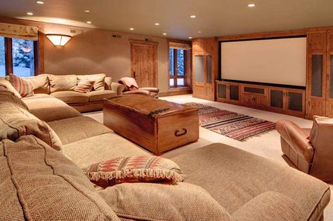 Movie Room Casa Clean, Home Cinema Room, Theater Rooms, Sala Grande, Audio Room, Home Theater Rooms, Home Theater Design, Comfy Couch, Home Theaters