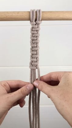 Home Decor Macrame, Simpul Makrame, Crochet Plant Hanger, Half Hitch Knot, Easy Macrame, Macrame Plant Hanger Patterns, Macrame Knots Tutorial, Makramee Diy, Macrame Supplies