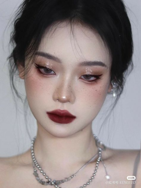 Mata Hooded, Maroon Makeup, Makeup Kawaii, Doll Eye Makeup, Ulzzang Makeup, Red Lip Makeup, Make Up Tutorial, Ethereal Makeup, Red Makeup