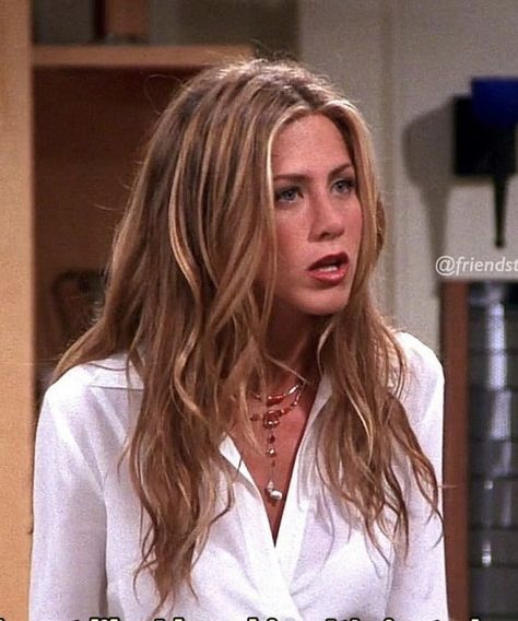 Jennifer Aniston Hair Highlights, Rachel Green Hair Color Highlights, Rachel Green Hair Highlights, Bronde Haircolor 90s, Blonde Rachel Haircut, Jennifer Aniston Hair Curly, Southern Haircuts, Jennifer Aniston Wavy Hair, Rachel Green Wavy Hair