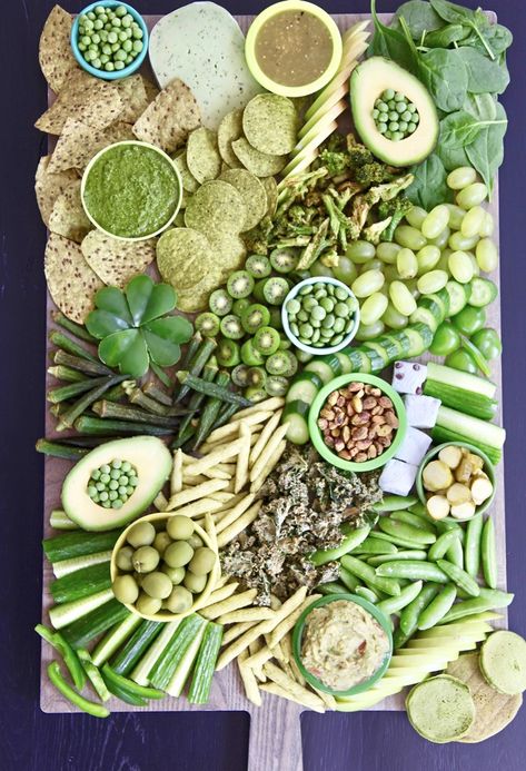 St. Patrick’s Day Platter will make your guests go green with envy! Made with Green Fruits, veggies dn nuts. Serve with Green dips and spreads Best St. Patrick’s Day Platter #weelicious #snacks #healthy #kidfriendly #sides #stpatricksday St Patricks Food, St Patrick Day Snacks, Green Dips, St Patrick's Day Food, Snack Boards, St Patrick Day Treats, St Patricks Day Food, Snack Platter, Charcuterie Board Ideas