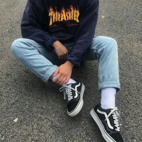 Thrasher Outfit, Tshirt Style Outfit, Vintage Outfits Men, Skater Outfits, Vans Outfit, Aesthetic Outfits Men, Mens Fashion Urban, Tumblr Outfits, Tomboy Outfits