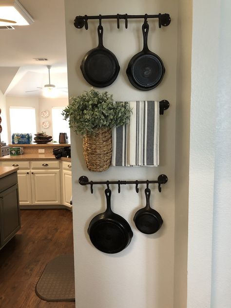 Cast Iron Skillet Decor Ideas, Cast Iron Pot Wall Display, Cast Iron Pot Rack Hanging, Cast Iron Racks Hanging Pots, Cast Iron Skillet Kitchen Display, Cast Iron Skillet Storage Wall, Displaying Cast Iron Skillets, Cast Iron Wall Display Kitchen, Hanging Iron Skillets On Wall