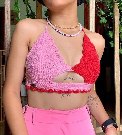 Crochet Tops Free Patterns, Crochet Business, Crochet World, Crochet Fashion Patterns, Fabulous Clothes, Crochet Top Pattern, Diy Crochet Projects, Crochet Blouse, Crochet Crop Top