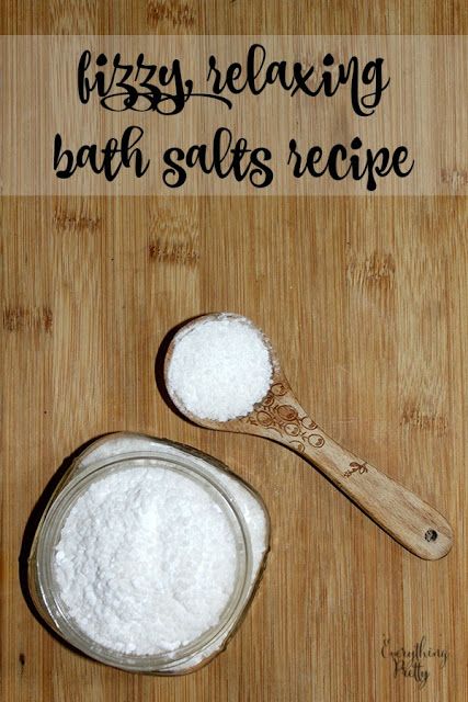 Easy fizzy bath salts recipe to help relieve stress. Fizzy Bath Salts, Types Of Essential Oils, Bath Salts Recipe, Exercise Home, Melt Recipe, Oils For Health, Lotion Recipe, Mask Recipes, All Natural Beauty