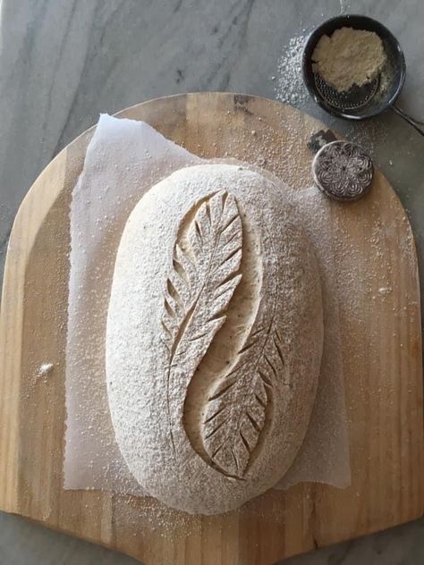 French Bread Scoring Patterns, Bread Scoring Ideas, Sourdough Bread Art, Sourdough Bread Scoring Patterns, Sourdough Bread Designs, Sourdough Scoring Patterns, Scoring Sourdough Bread, Cuisinart Bread Maker, Sourdough Art