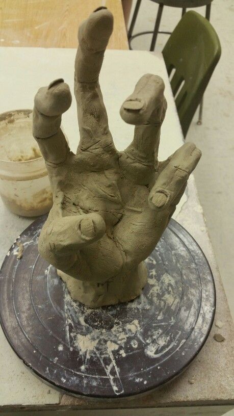 How To Make A Hand Out Of Clay, Clay Hand Tutorial, Ceramic Hand Sculpture, Big Clay Projects, Hand Clay Ideas, Clay Hand Sculpture, Clay Art Projects Sculpture, Ceramic Hands, Hand Clay