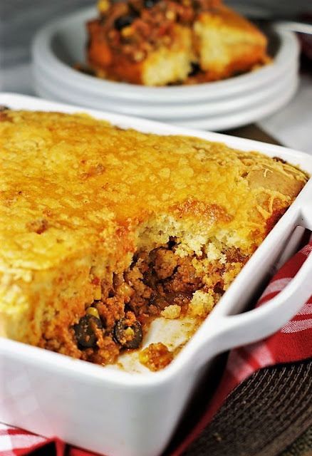 Cornbread Tamale Pie, Tamales Casserole, Tamales Pie, Tamale Pie Casserole, Taco Dinner Recipes, Mexican Cuisine Recipes, Mexican Dinner Ideas, Family Favorite Casseroles, Hamburger Casseroles