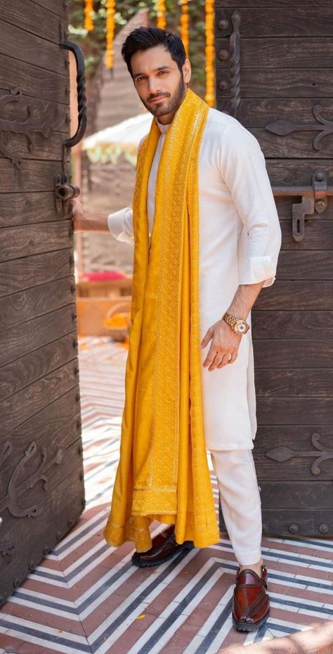 Mehndi Dress For Boys, Mehndi Dress For Groom, Haldi Dress For Groom, Haldi Ceremony Outfit For Men, Traditional Indian Mens Clothing, Wedding Outfits Indian, Indian Wedding Suits Men, Man Dress Design, Haldi Ceremony Outfit