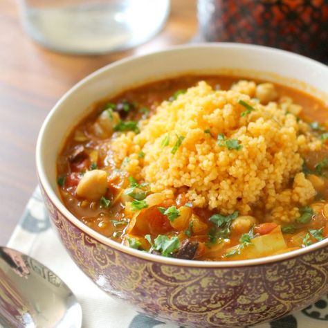 Moroccan-Spiced Vegetable Soup Soup With Couscous, Veggie Soup, Moroccan Food, God Mat, Bowl Of Soup, Vegetable Soup, Couscous, Soup And Salad, Soup Recipe