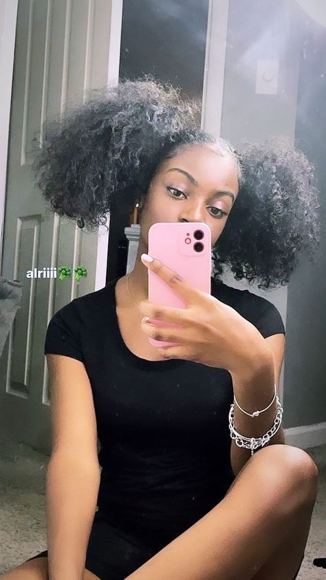 Sleek Puff Natural Hair, 2 Ponytails Natural Hair, High Ponytail Hairstyles For Black Women Natural Hair, Two Ponytails Natural Hair, Easy Hairstyles Ponytail, Black Ponytail, Quick Braids, Cute Natural Hairstyles, Aesthetic Hairstyles