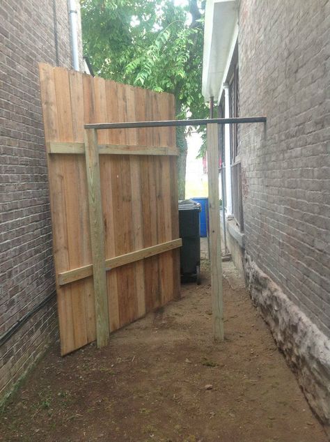 Door that looks like an 8' fence. This would help moving large items, rather than struggling to get through a gate. Fence Construction, Fence Door, Secret Doors, Fence Doors, Best Home Security, Survival Gardening, Hidden Rooms, Secret Door, Window Repair