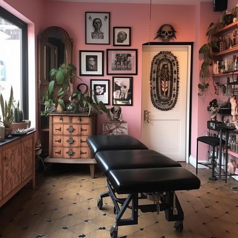 Tattoo Desk Ideas, Basement Tattoo Studio, Cute Tattoo Station, Tattoo Parlour Interior, Tattoo Room Aesthetic, Tattoo Shop Inspiration, Tattoo Shop Bathroom Decor, Tattoo Office Design, Feminine Tattoo Studio