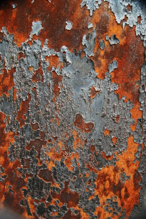 Time ruins everything, except love. HC ---------------------------------------- "A neve e as tempestades matam as flores, mas nada podem contra as sementes." ♥ Khalil Gibran (image: silver and rust) Rust Drawing Texture, Rust Art, Rust Never Sleeps, Acryl Painting, Rust Patina, Material Ideas, Texture Inspiration, Peeling Paint, Rusted Metal