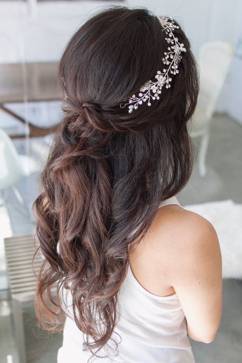 Loose Wedding Hair, Beautiful Wedding Hair, Wedding Hair Side, Night Hairstyles, Wedding Hairstyles Bride, Vintage Wedding Hair, Wedding Hair Inspiration, Wedding Hair Down, Boho Hairstyles