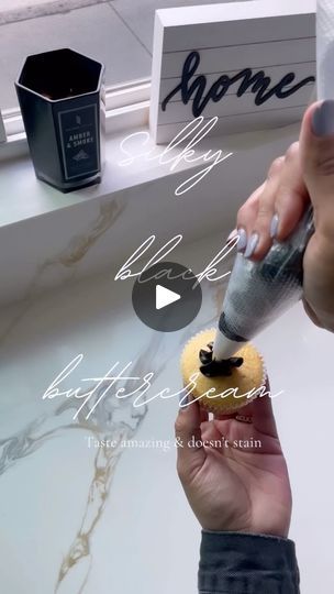 1.1K views · 126 reactions | I use to struggle achieving black buttercream and have now learned so much along my journey. Here are some of my tips & tricks for black buttercream! 🧈 🖤 

.

.

#blackbuttercream #swissmeringuebuttercream #swissmeringue #buttercream #silky #homebaker #cupcakes #blackcupcakes #tipsandtricks #reelsofinstagram #reeloftheday | Sweet Cravings 🤍 | Noevdv · Want U Black Buttercream, Black Frosting, Black Cupcakes, Buttercream Cakes, Swiss Meringue Buttercream, Sweet Cravings, Swiss Meringue, Buttercream Flowers, Cake Decorating Tips